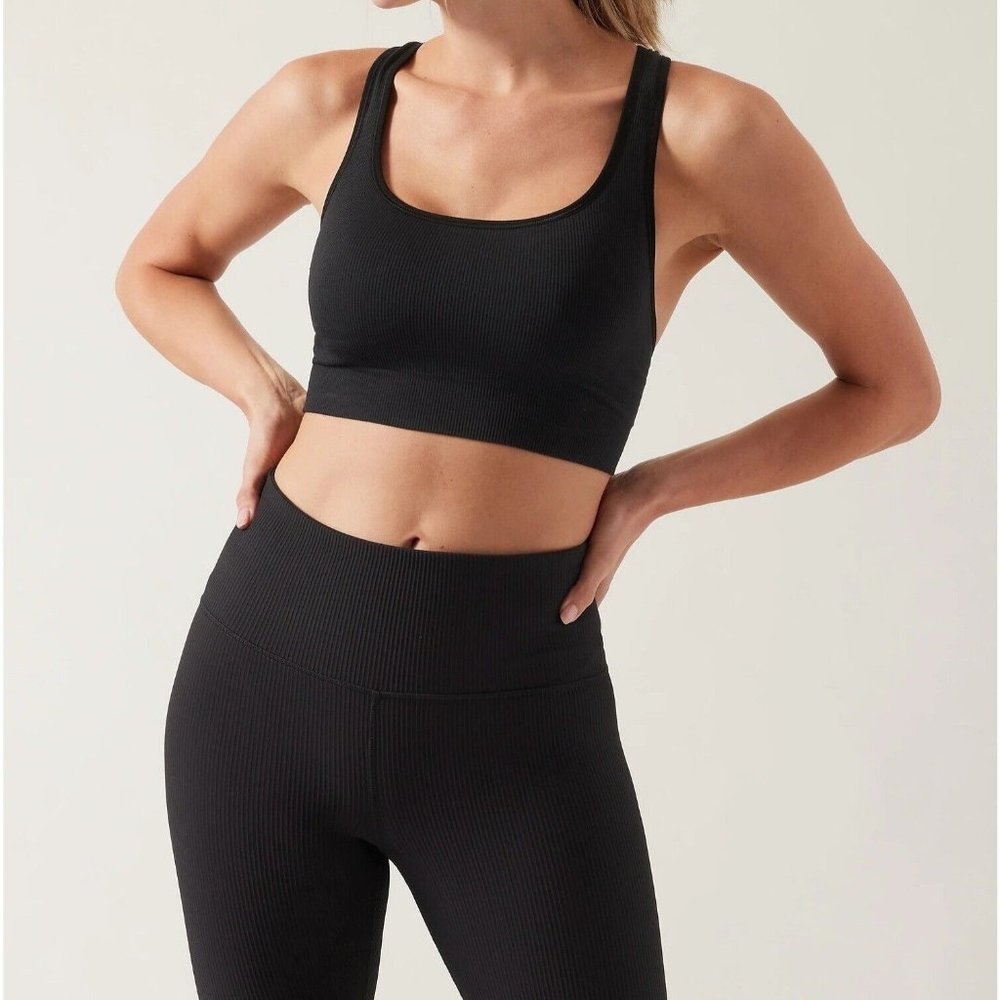 NWT Athleta XS Black D-DD Aurora Scoop Bra Yoga Barre Low Impact Chafe-free